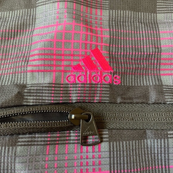 Adidas bundle of 3 🎒or 22$ each - Picture 2 of 4